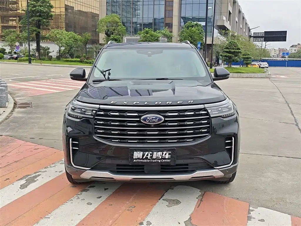 Фото 2 - Ford Explorer