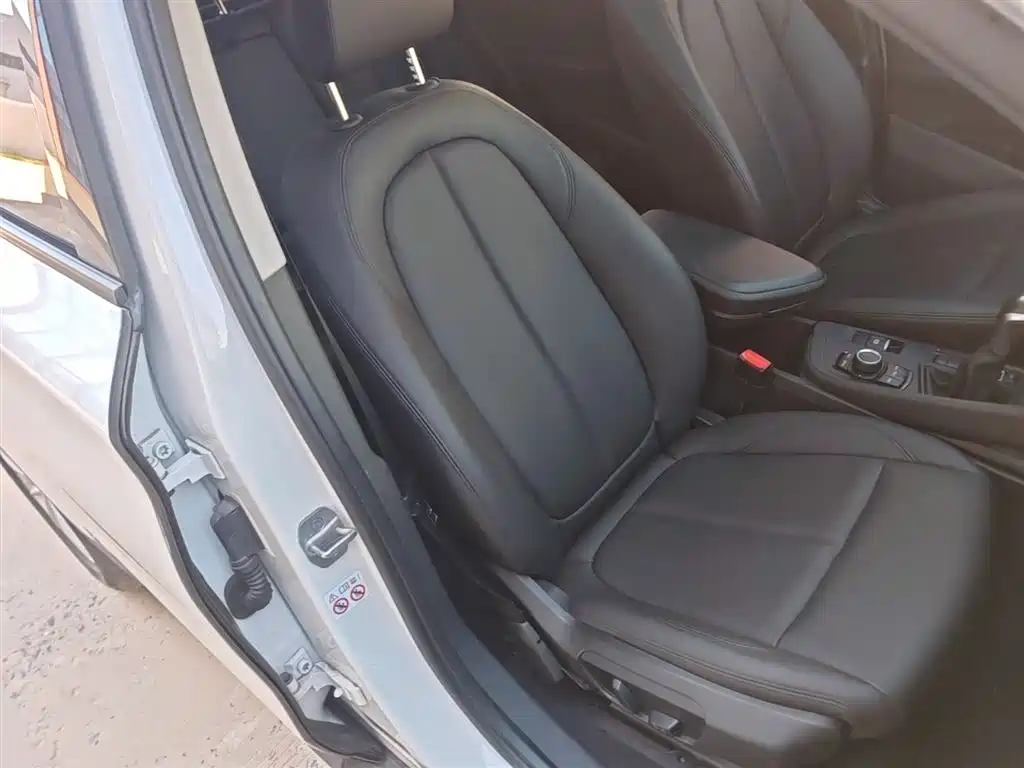 BMW X1 2019 sDrive18Li Fashion Model фото 25