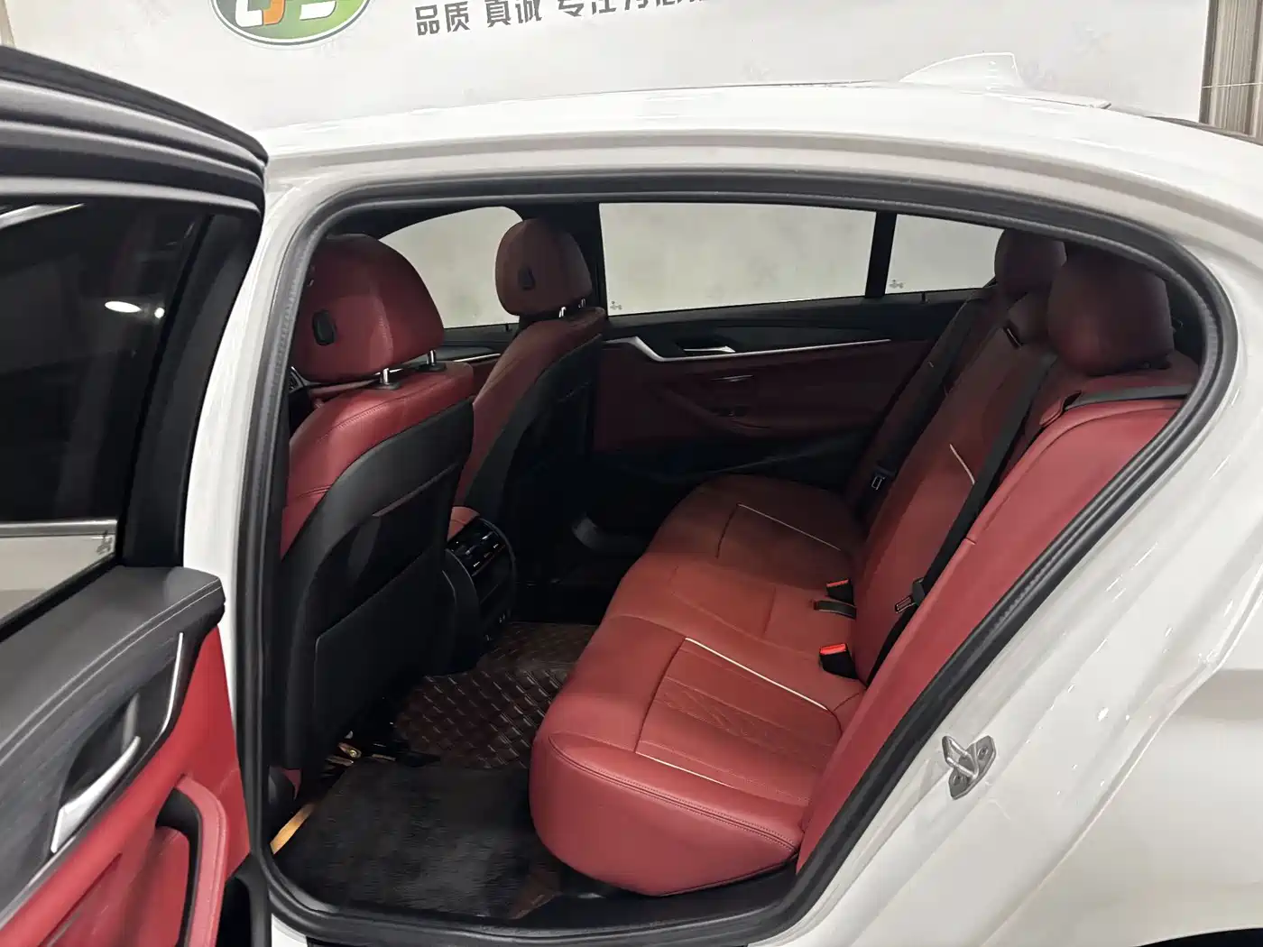 BMW 5 Series 2023 530Li Leading M Sport Package фото 21
