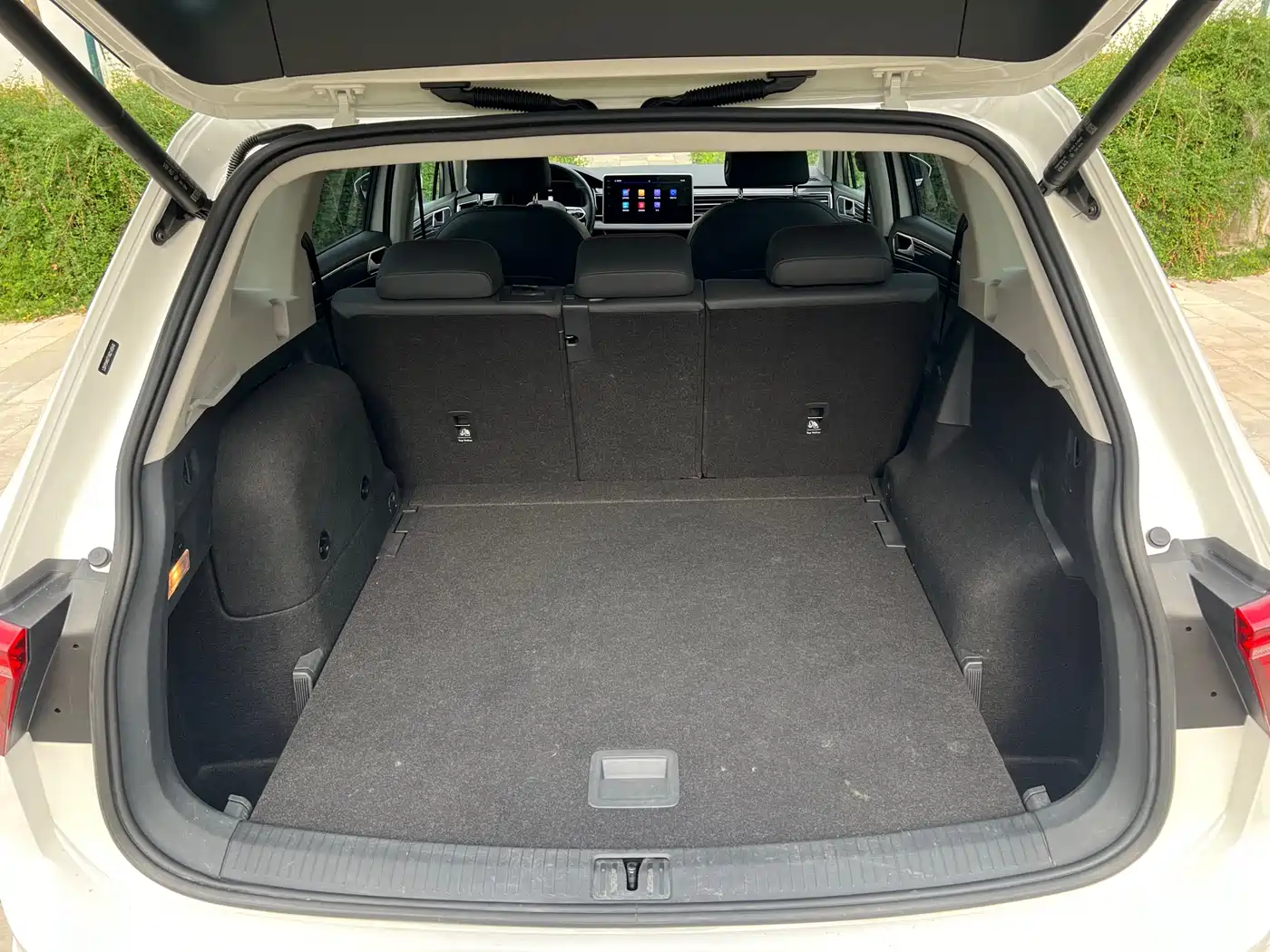 Volkswagen Tiguan L PHEV 2022 430PHEV Plug-in Hybrid Flagship Edition фото 17