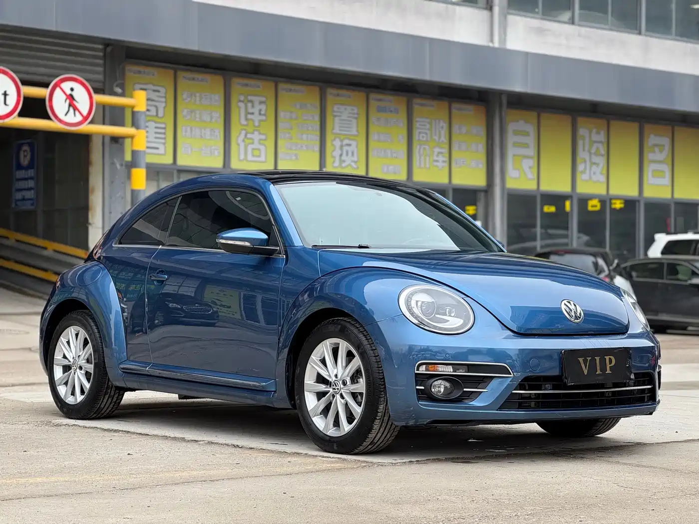 Volkswagen Beetle 2017 180TSI Style фото 3