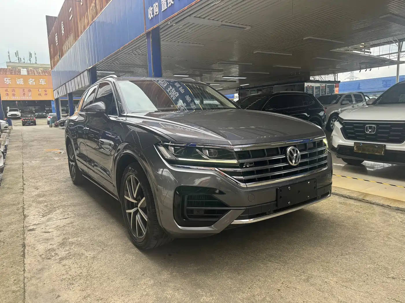 Volkswagen Touareg 2019 3.0TSI Sharp Edge Edition China V фото 3