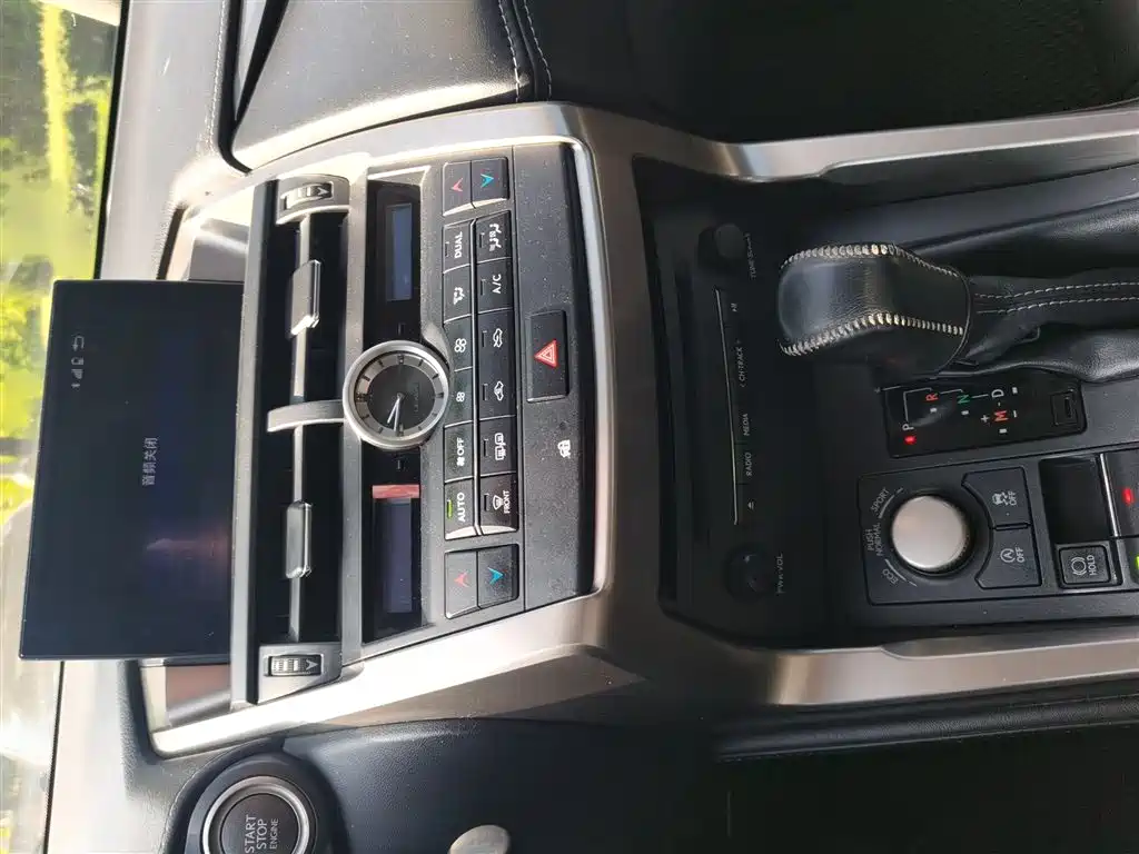 Lexus NX 2015 200t AWD F Sport фото 6