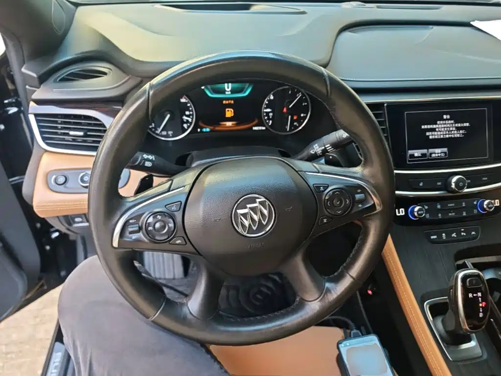 Photo 11 - Buick LaCrosse
