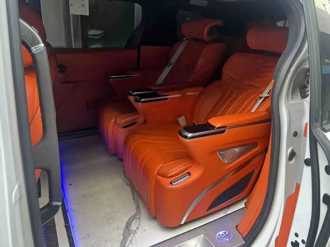 Toyota Sienna 2023 2.5L Hybrid Comfort Edition фото 4
