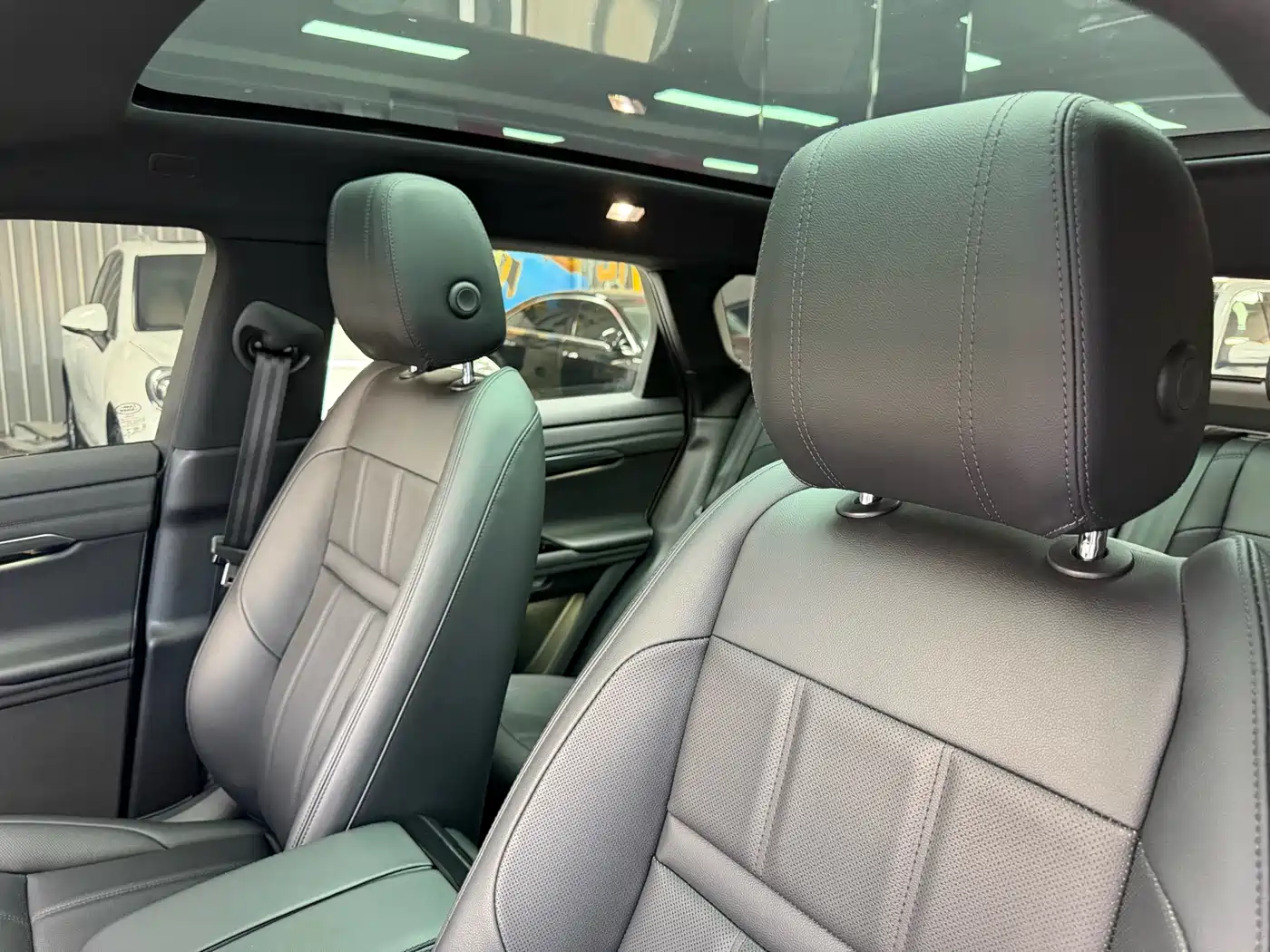 Land Rover Range Rover Evoque 2020 Model 249PS R-DYNAMIC S Gloss Black Sport Tech Edition фото 15
