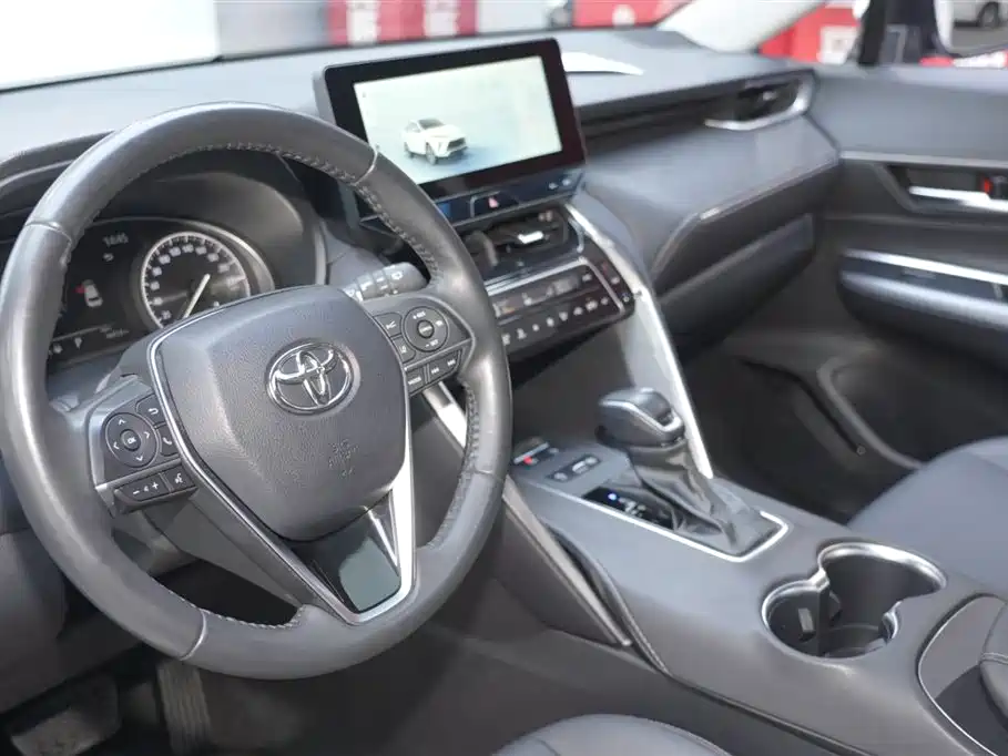 Toyota Venza 2023 2.0L CVT FWD Luxury фото 7