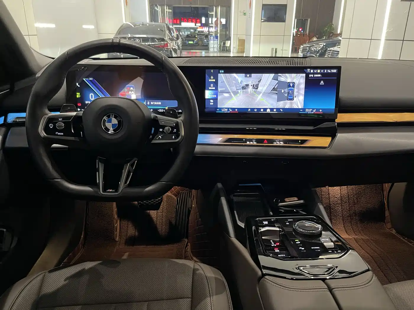 BMW 5 Series 2024 530Li Leading M Sport Package фото 9