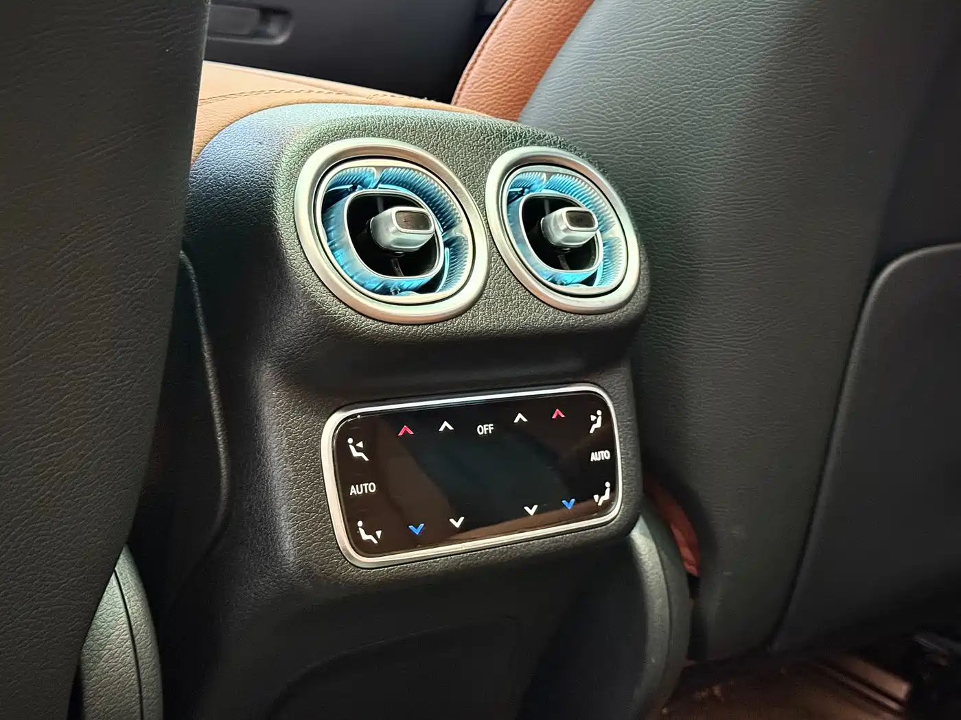 Mercedes-Benz GLC 2024 GLC 300 L 4MATIC Luxury 5-seater фото 16