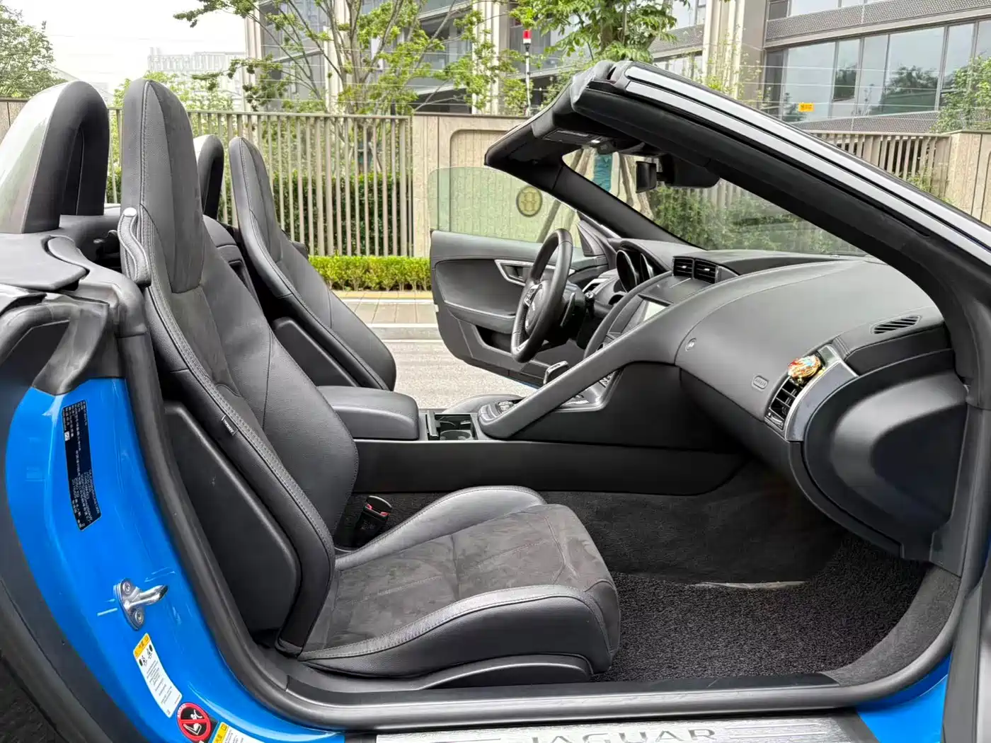 Jaguar F-TYPE 2019 3.0 SC Convertible фото 8