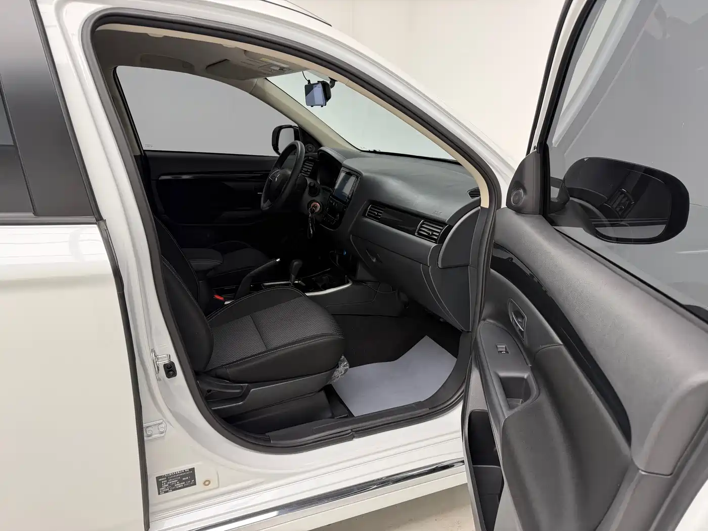 Mitsubishi Outlander 2020 2.0L 2WD Comfort 5-seater фото 11