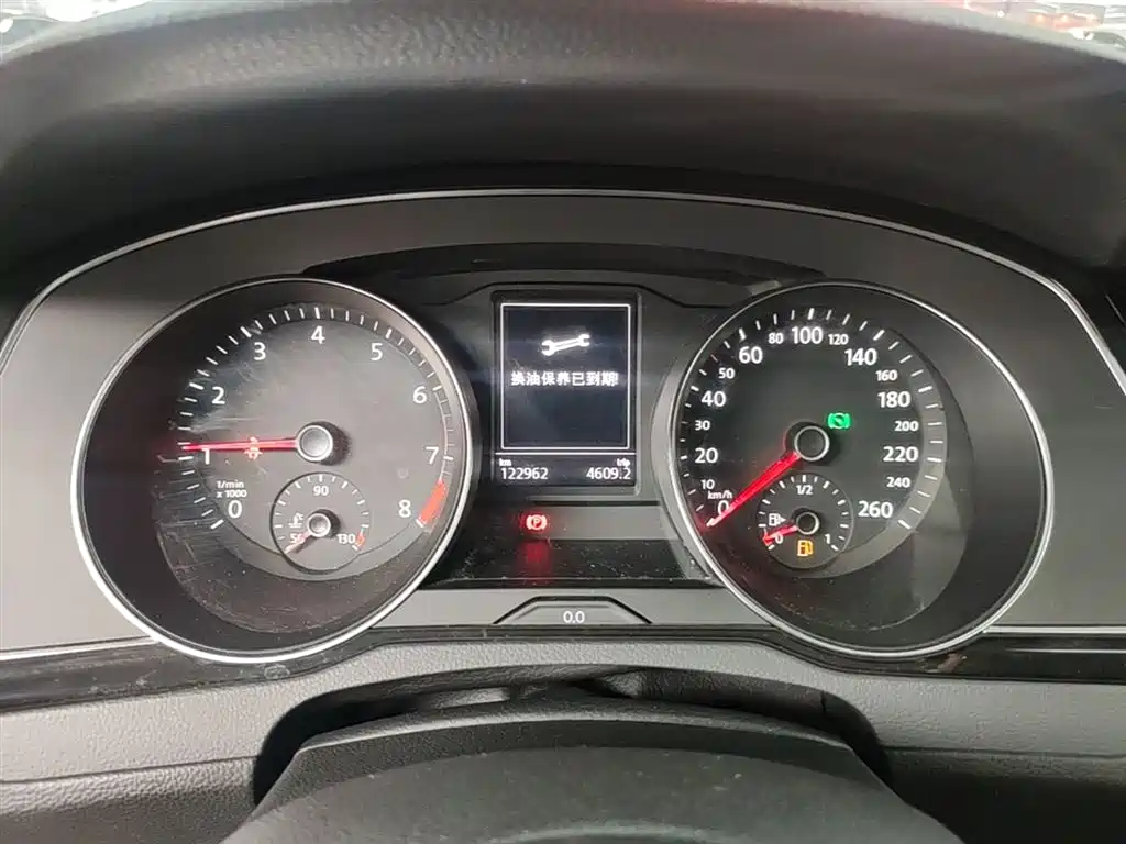 Volkswagen Magotan 2018 Facelift 330TSI DSG Luxury фото 12