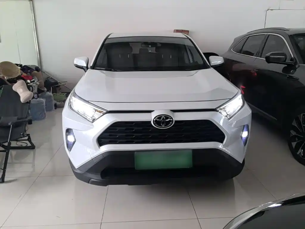 Toyota RAV4 2025 2024 2.0L CVT FWD Urban Edition