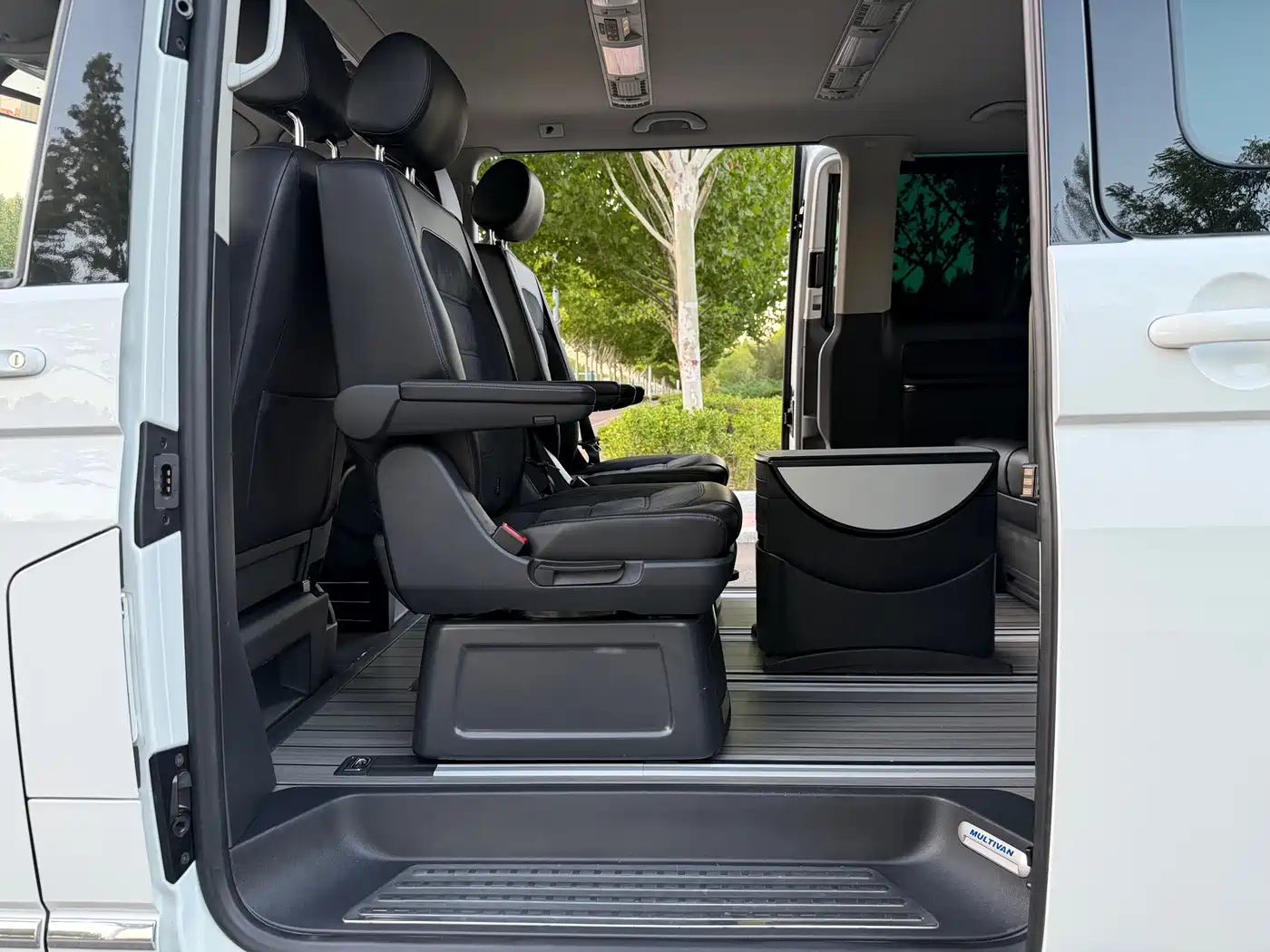Volkswagen Multivan 2019 2019 2.0TSI 4WD Premium 7-seater