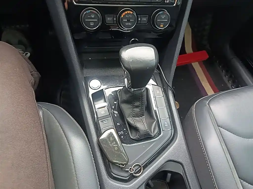 Volkswagen Tiguan L 2018 Facelift 330TSI Automatic 2WD Luxury Edition фото 14