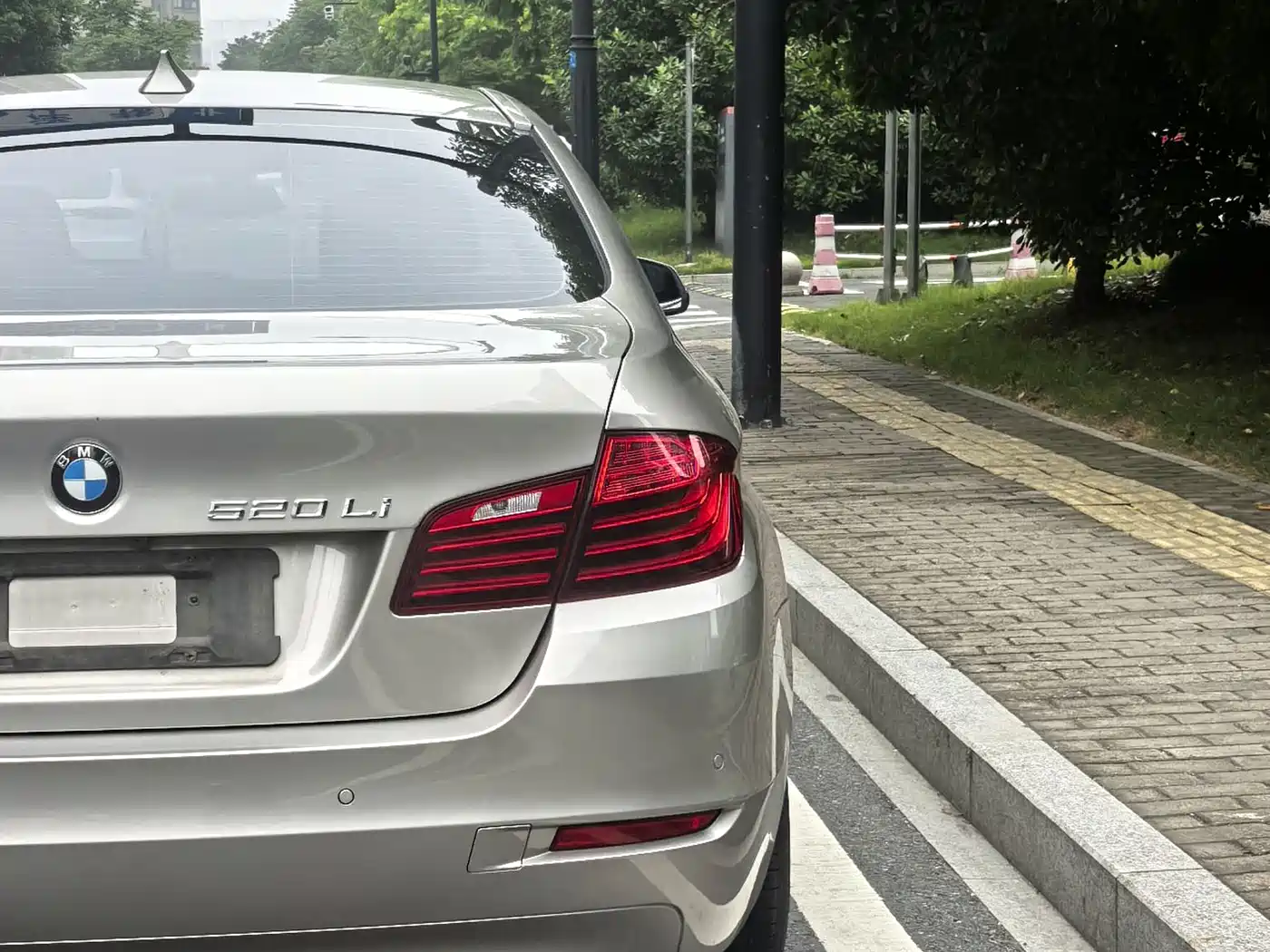 BMW 5 Series 2017 520Li Classic Edition фото 14