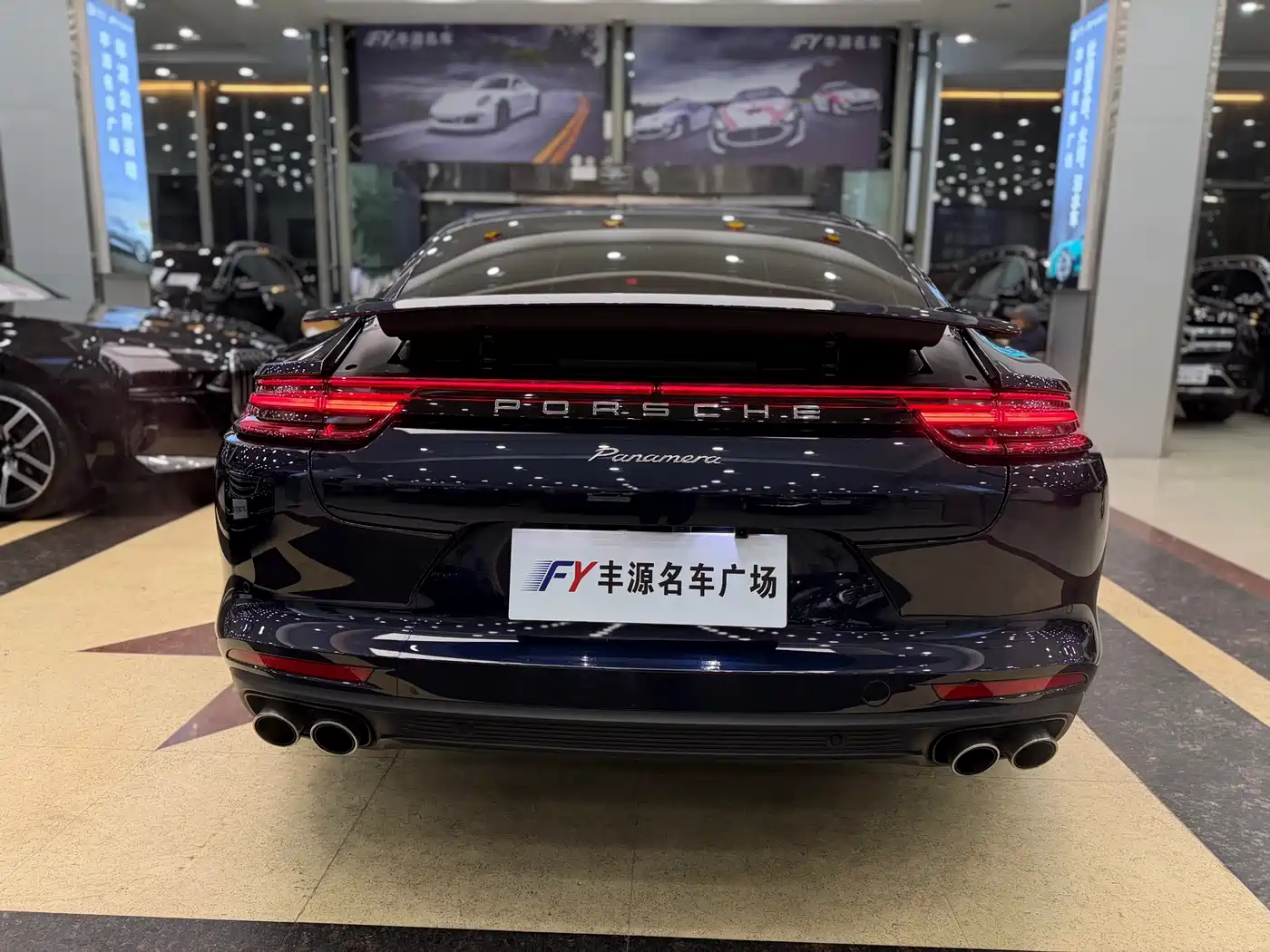 Porsche Panamera 2017 Panamera Executive Long Wheelbase 3.0T фото 28
