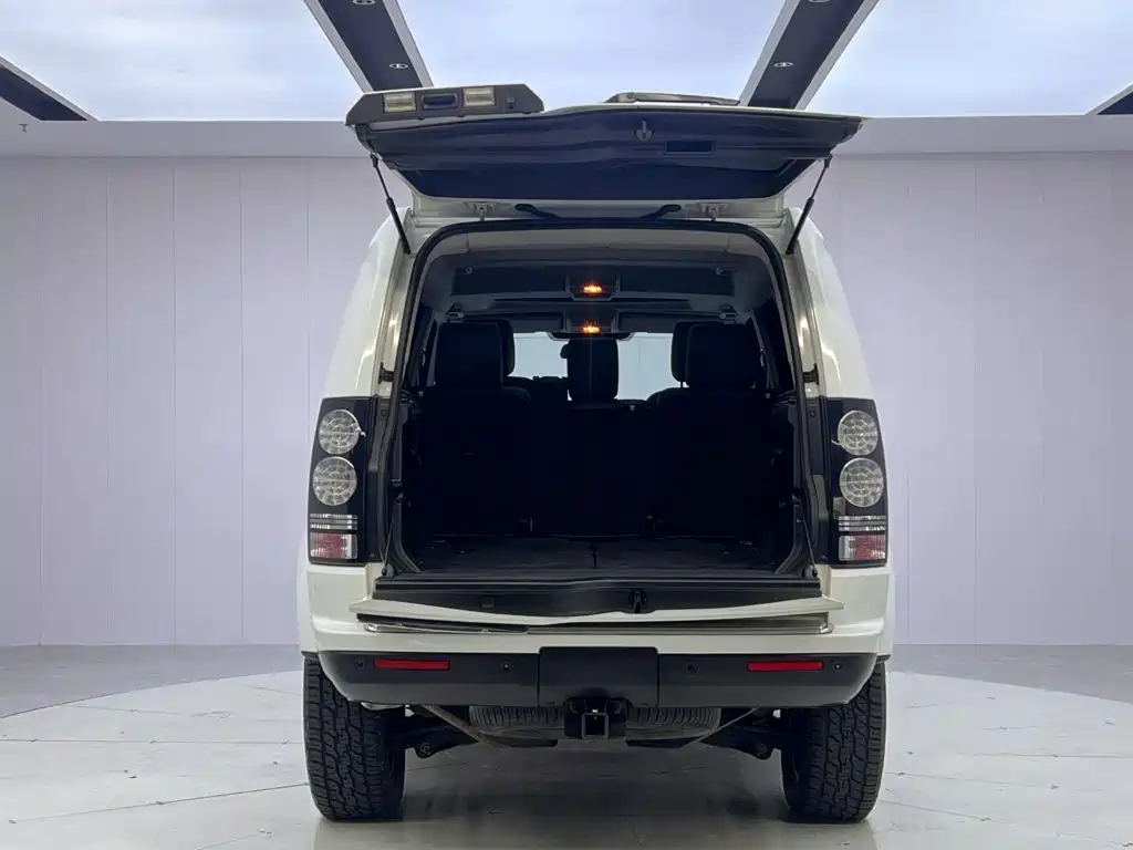 Фото 9 - Land Rover Discovery