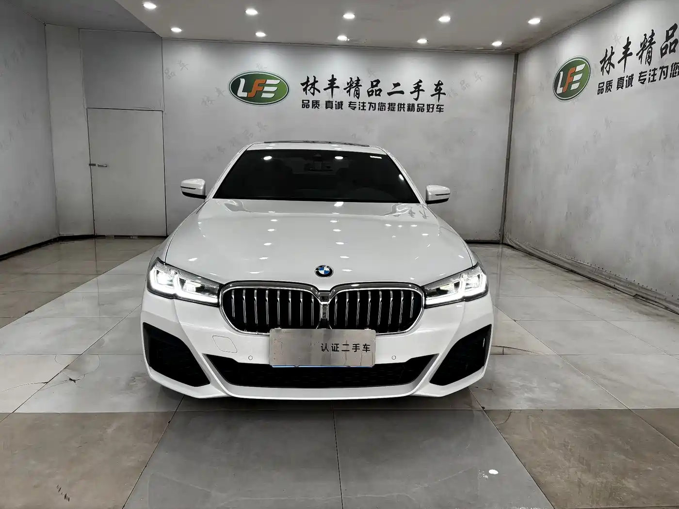 BMW 5 Series 2023 530Li Leading M Sport Package фото 2