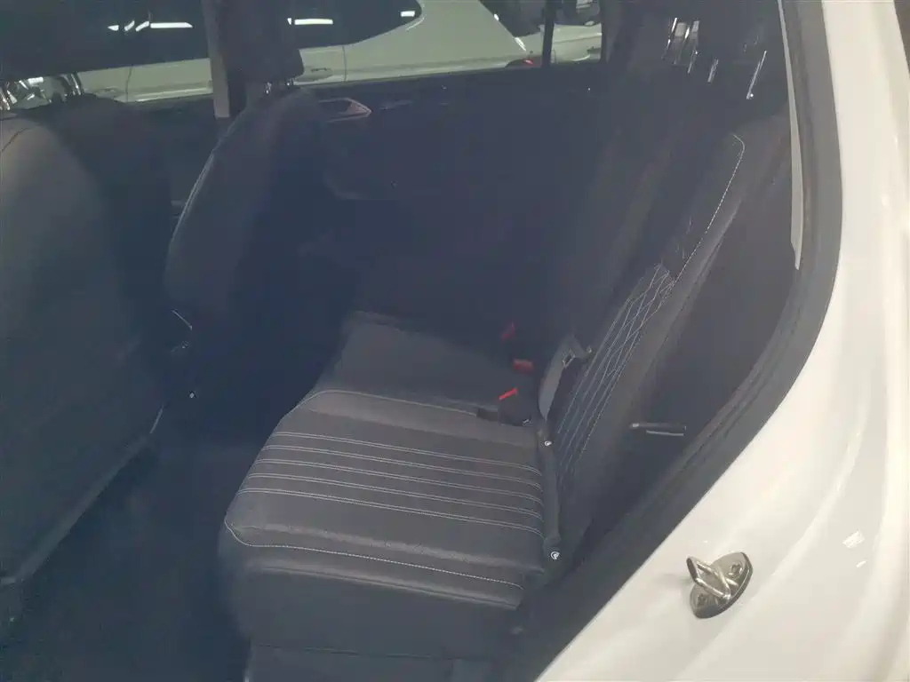 Volkswagen Tiguan L 2023 330TSI Auto 2WD Comfort Edition фото 14