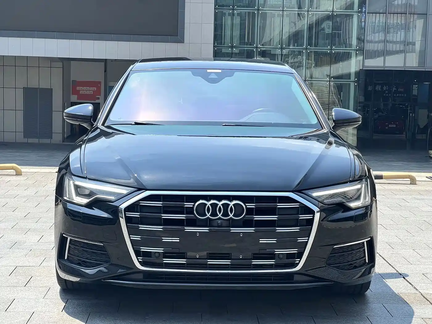 Фото 2 - Audi A6L