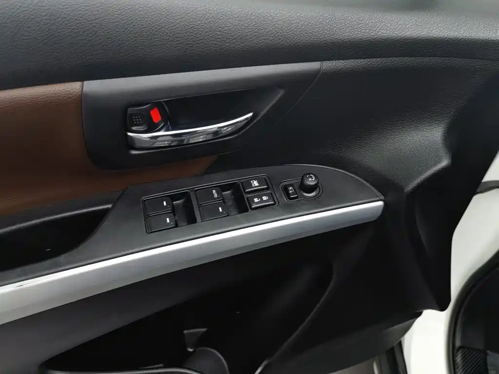 Suzuki Xiaotu 2018 2017 1.6L CVT 2WD Urban Progressive Edition