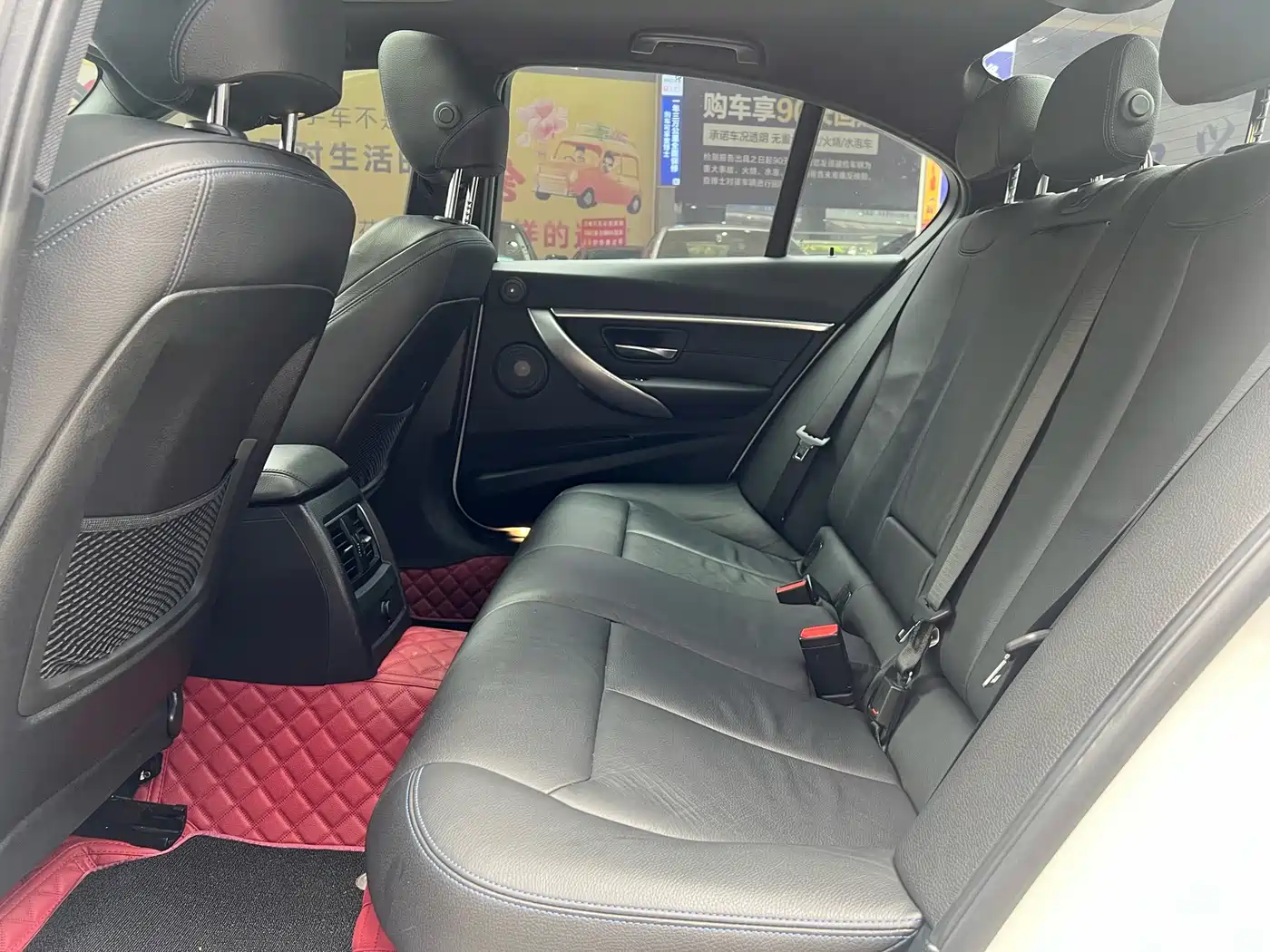 BMW 3 Series 2019 320i M Sport Black Night Edition фото 7