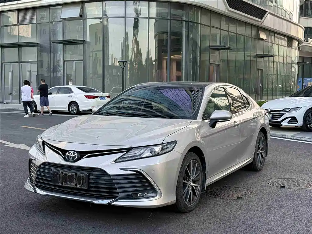 TOYOTA CAMRY 2024