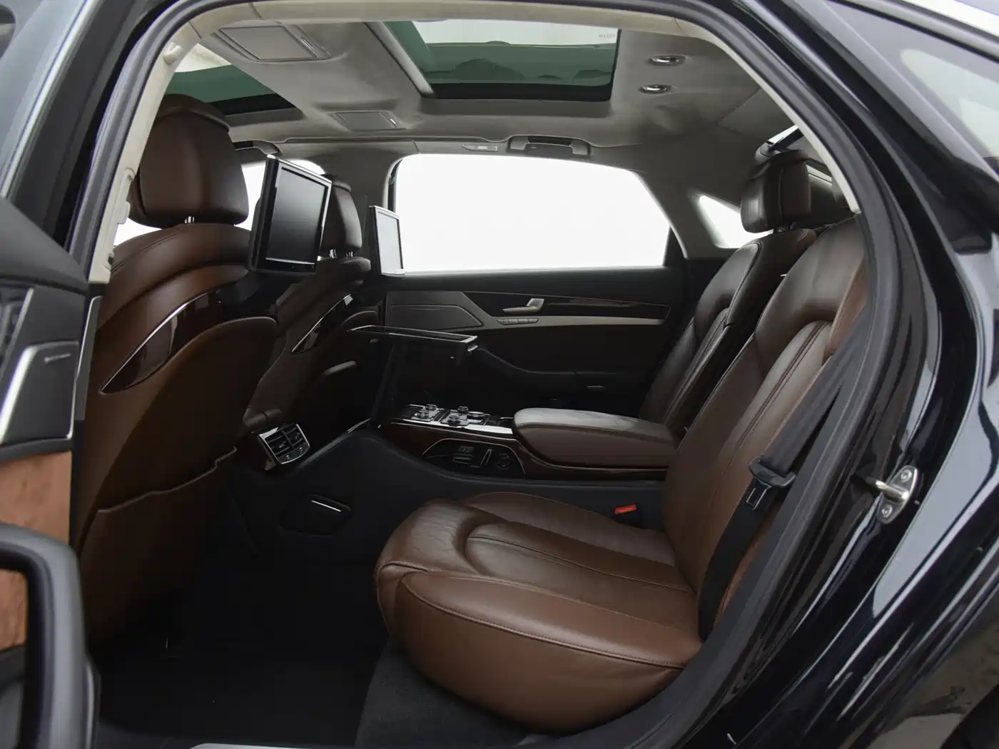 Audi A8 2011 2011 A8L W12 6.3 FSI quattro