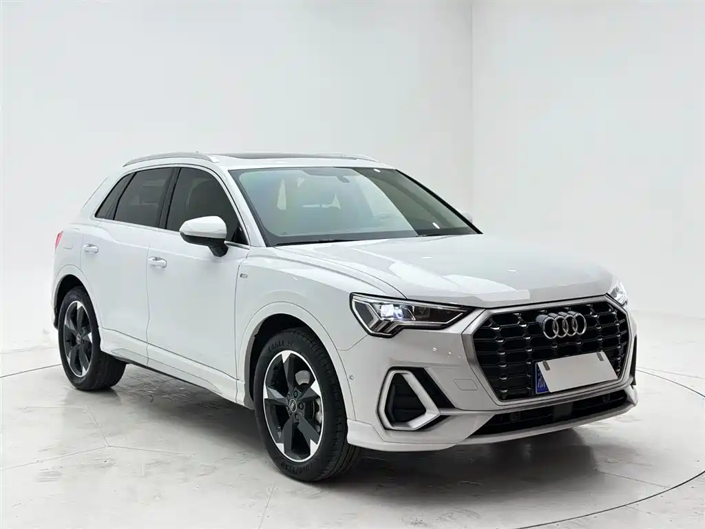 Audi Q3 2022 35 TFSI Fashion Dynamic фото 3
