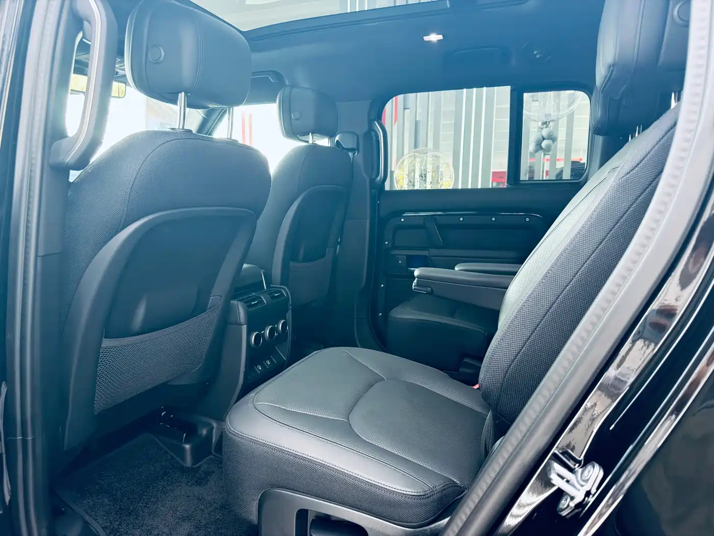 Land Rover Defender 2026 2025 130 3.0T P400 7-Seater Luxury Edition