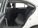 Photo 15 - Volkswagen Jetta