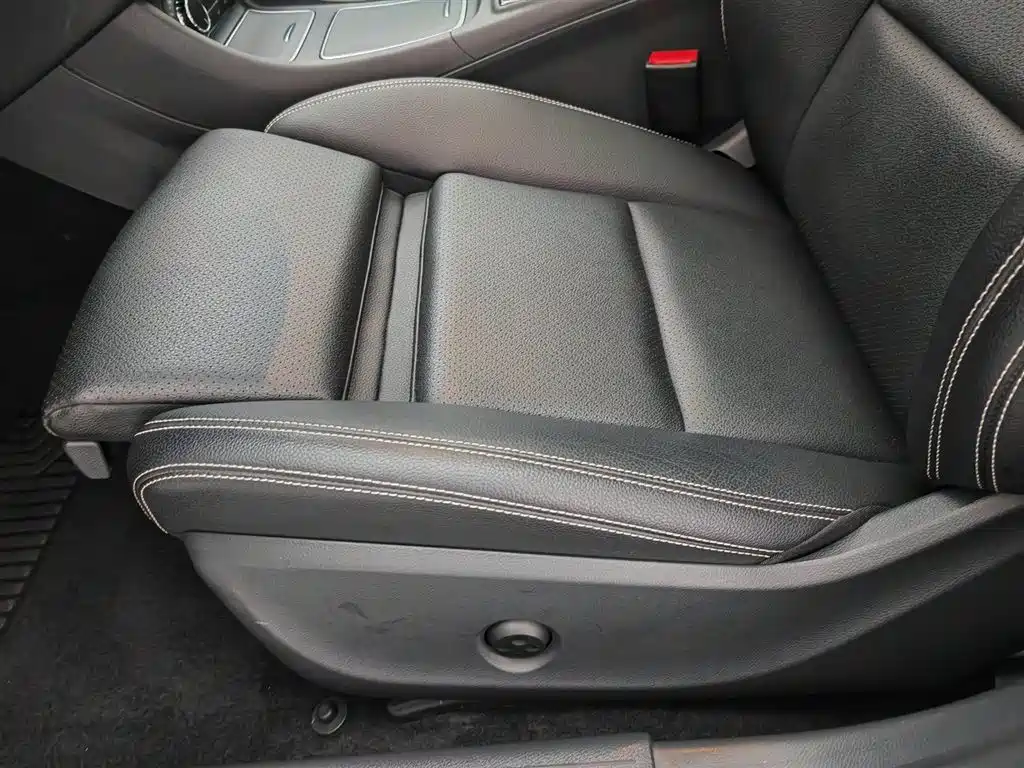 Mercedes-Benz GLA 2018 GLA 200 Fashion фото 20