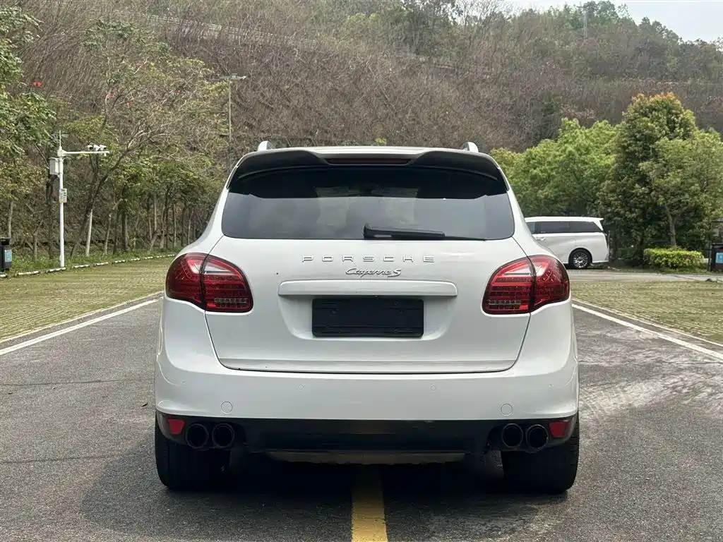 Porsche Cayenne 2014 Cayenne Platinum Edition 3.0T фото 8