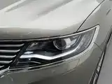 Photo 7 - Lincoln MKX