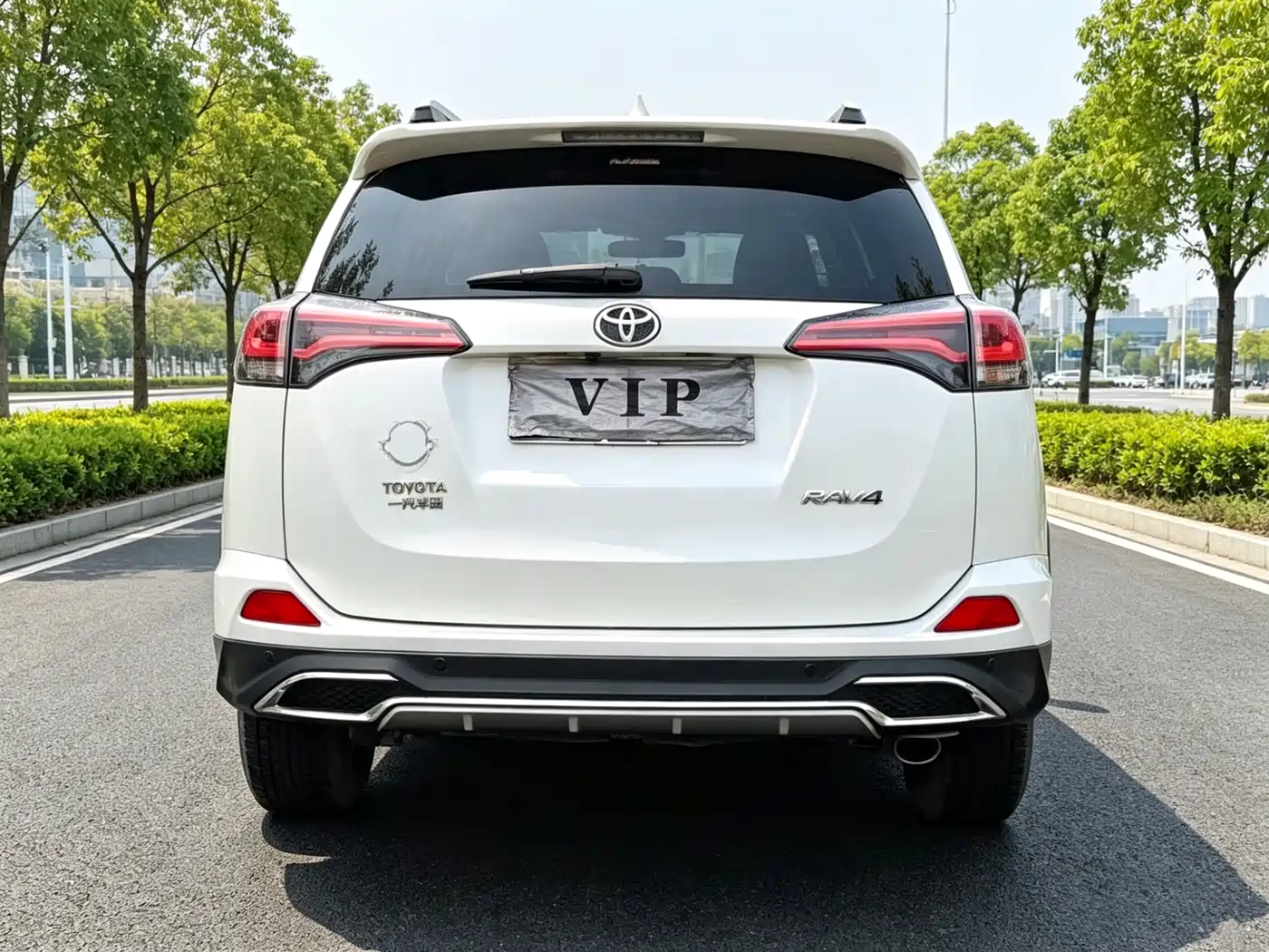 Фото 8 - Toyota RAV4