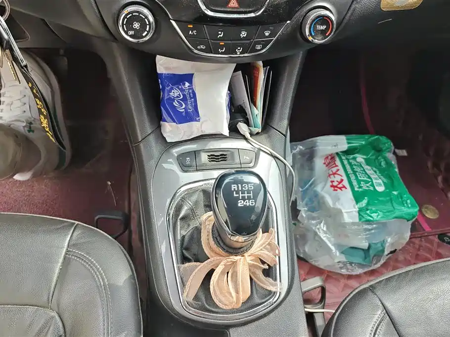 Chevrolet Cruze 2015 1.4T Manual Elite Edition фото 16