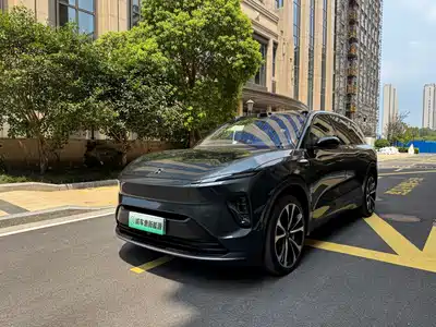NIO ES8