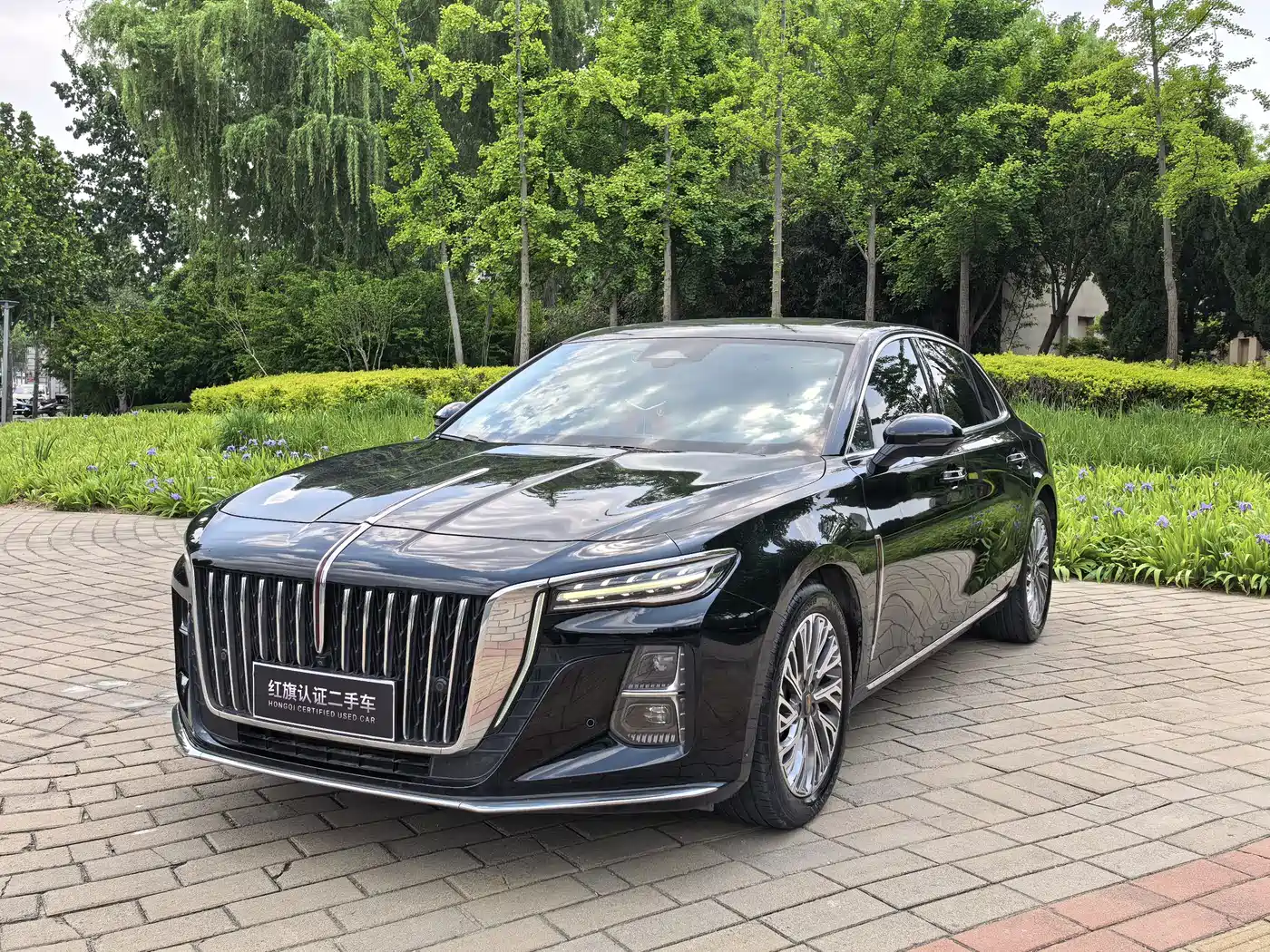 Hongqi H5 2023 2.0T Auto Smart Connect Flag Comfort