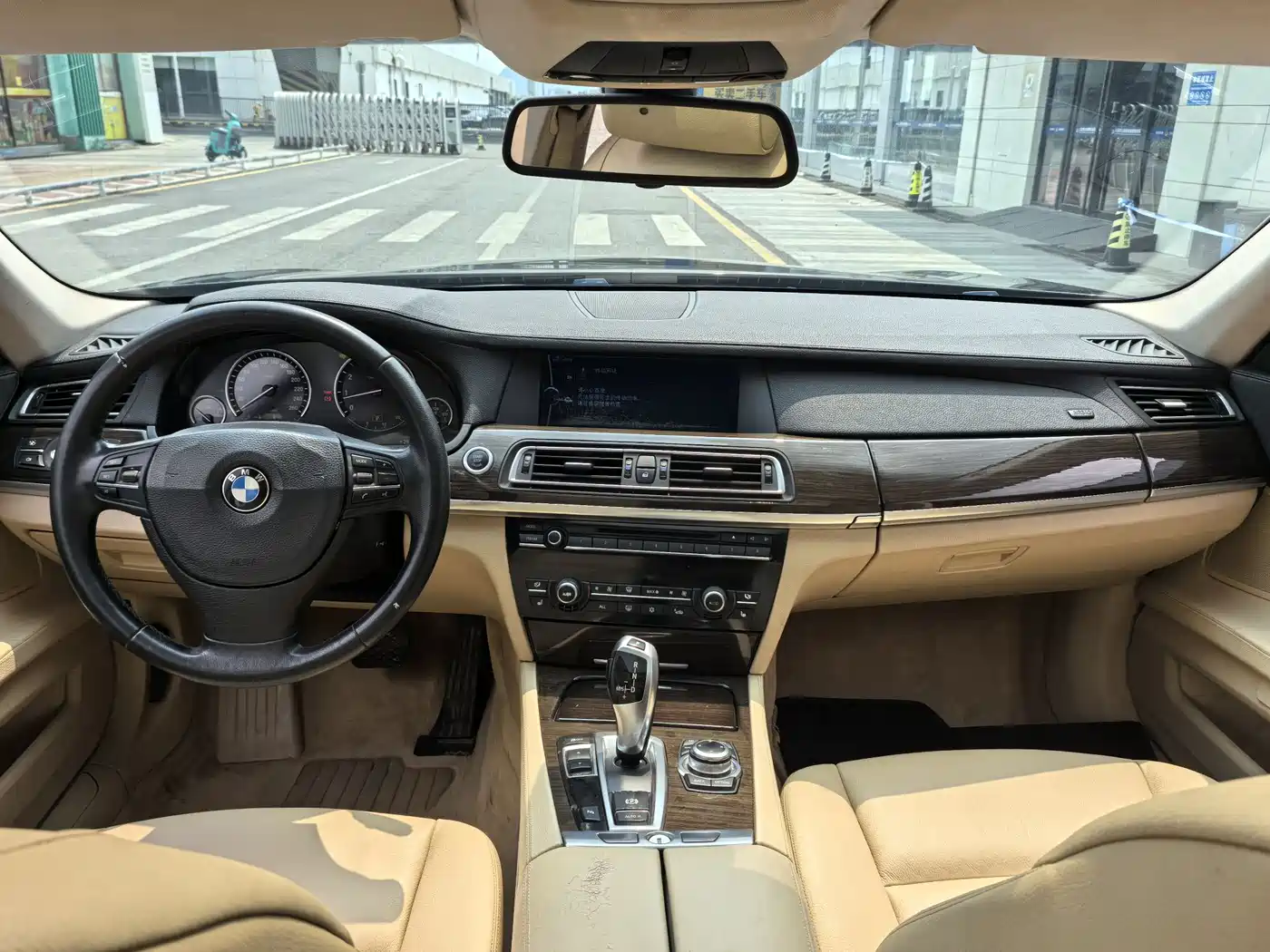 BMW 7 Series 2009 740Li Luxury фото 9
