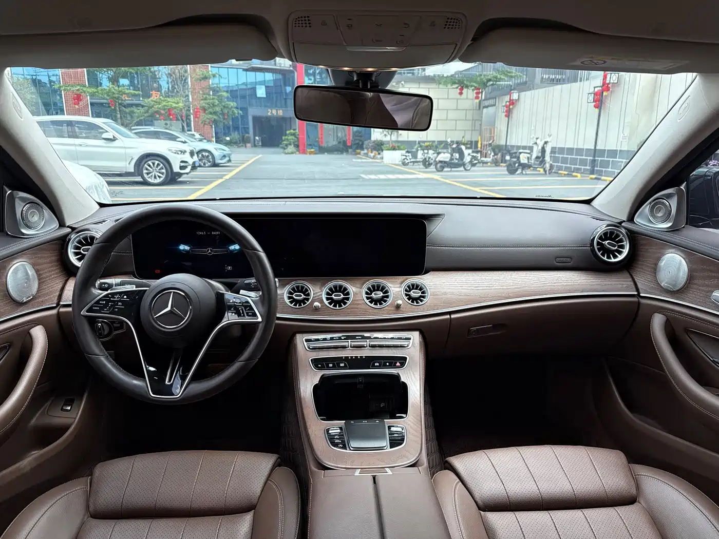 Mercedes-Benz E-Class 2022 E 260 L фото 4