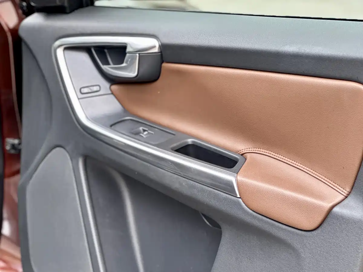 Volvo XC60 (Import) 2014 2014 T5 Wisdom & Elegance
