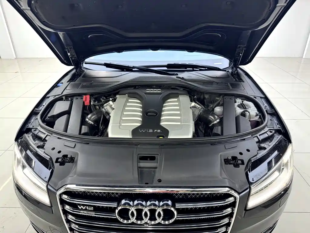 Photo 23 - Audi A8