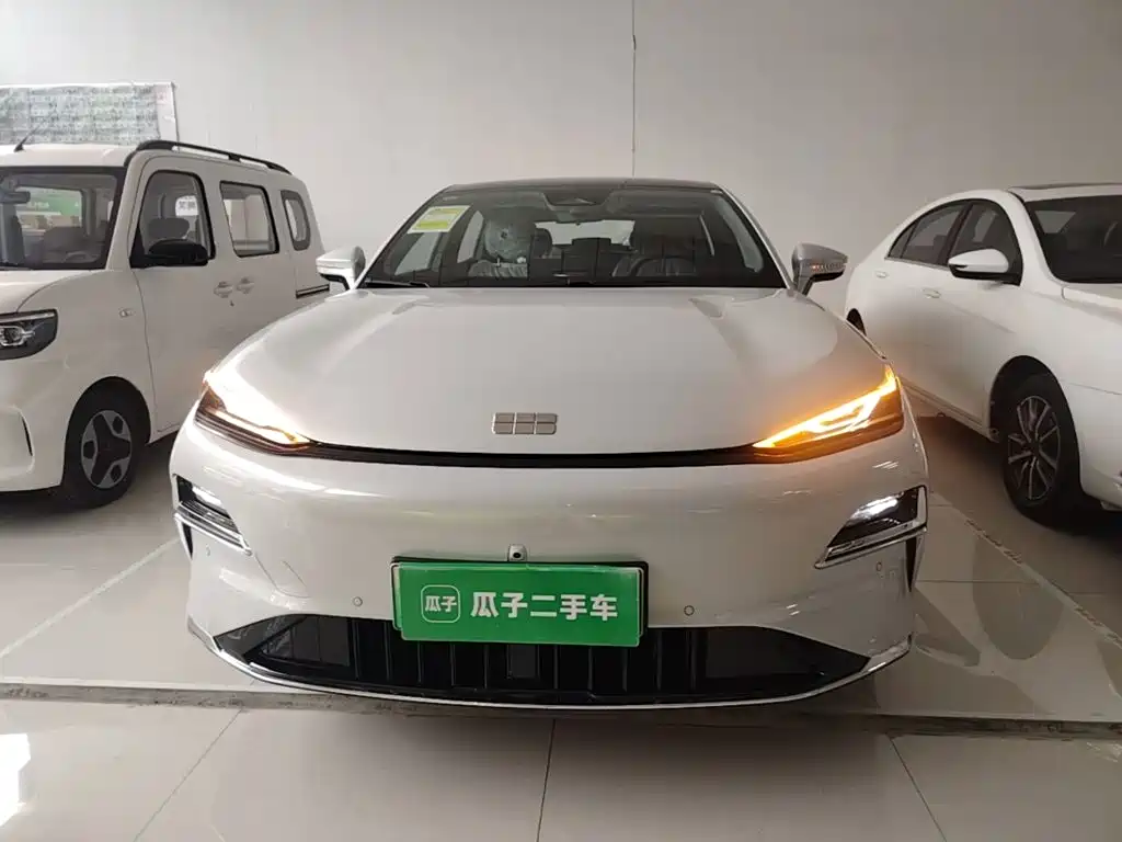 Geely Galaxy Galaxy Xingyao 8 2026 2025 60km EM-i Luxury Edition