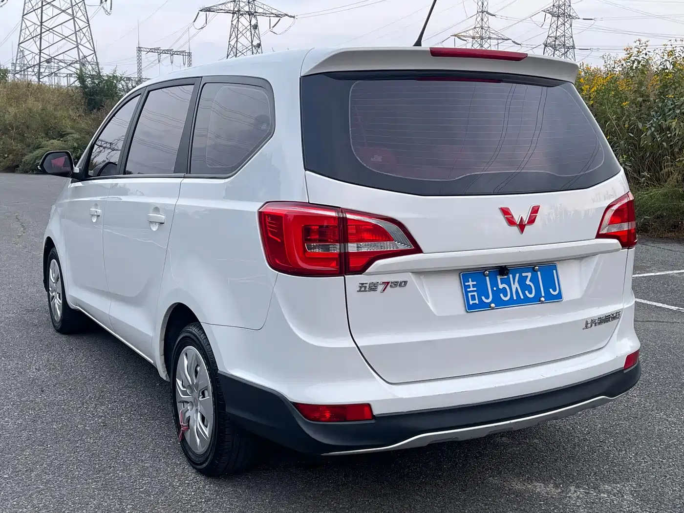 Wuling Motors Wuling 730 2020 2020 Commercial Vehicle 1.5L Manual Premium Edition 7-Seater