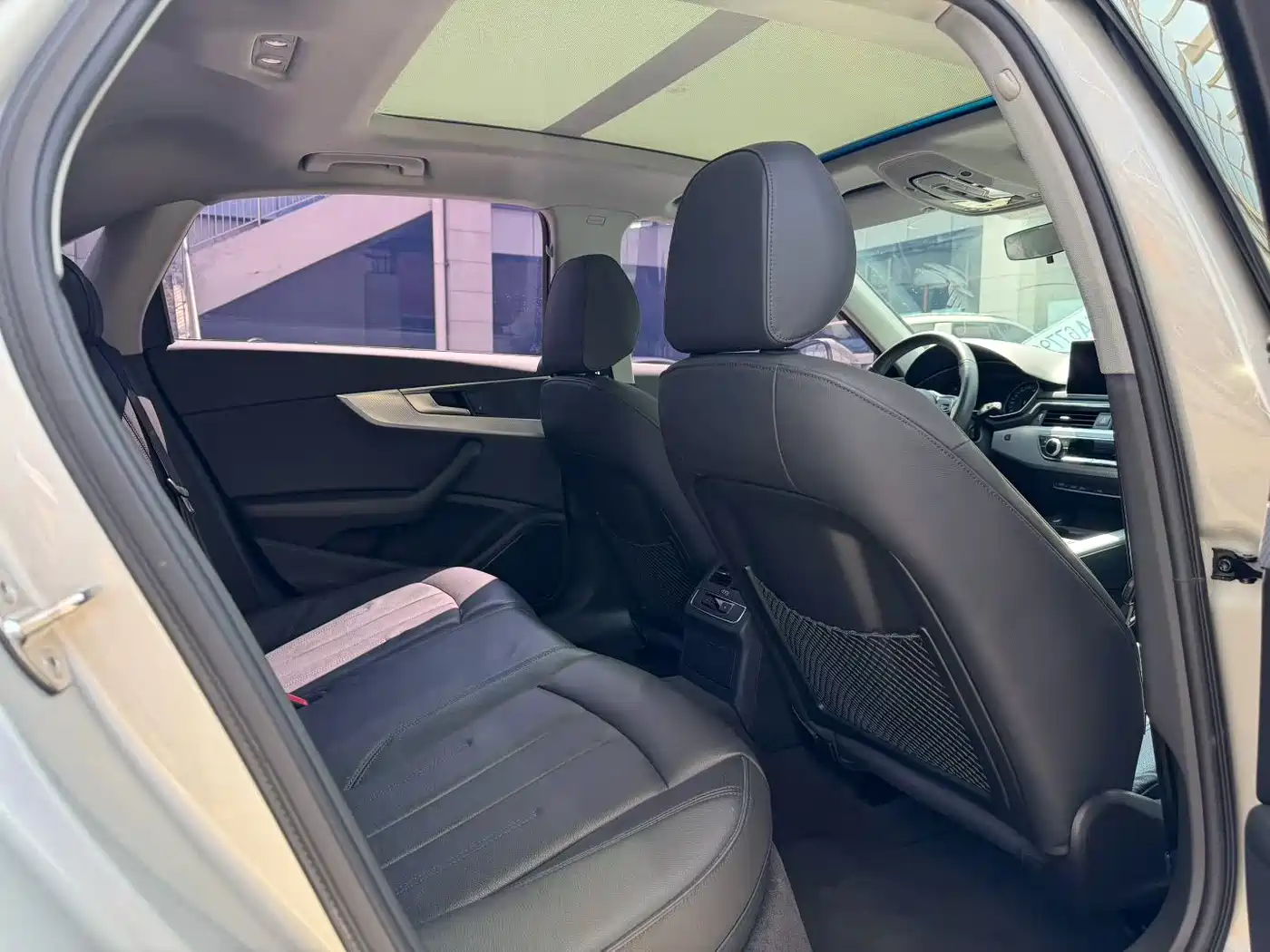 Фото 6 - Audi A4L