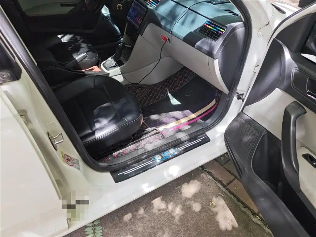 Škoda Rapid 2016 1.6L Automatic Pioneer Edition фото 22