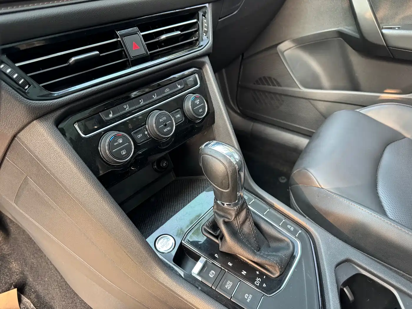 Volkswagen Tharu 2020 Model 280TSI 2WD Luxury Plus China V фото 10