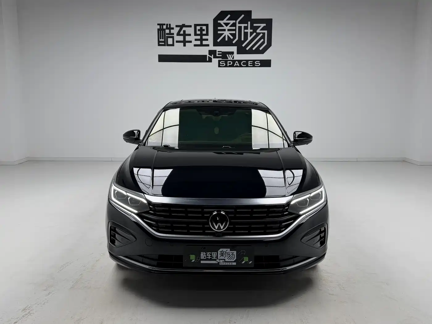 Volkswagen Passat 2022 380TSI Flagship Edition фото 2