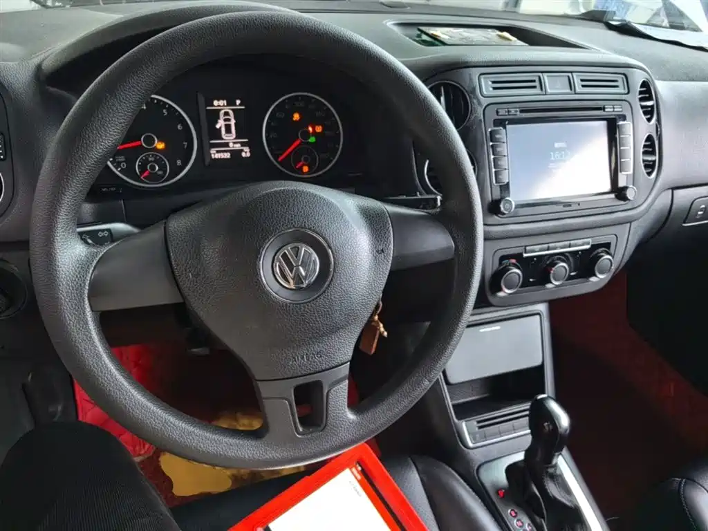Volkswagen Tiguan 2015 1.8TSI Automatic 2WD Trendline фото 10